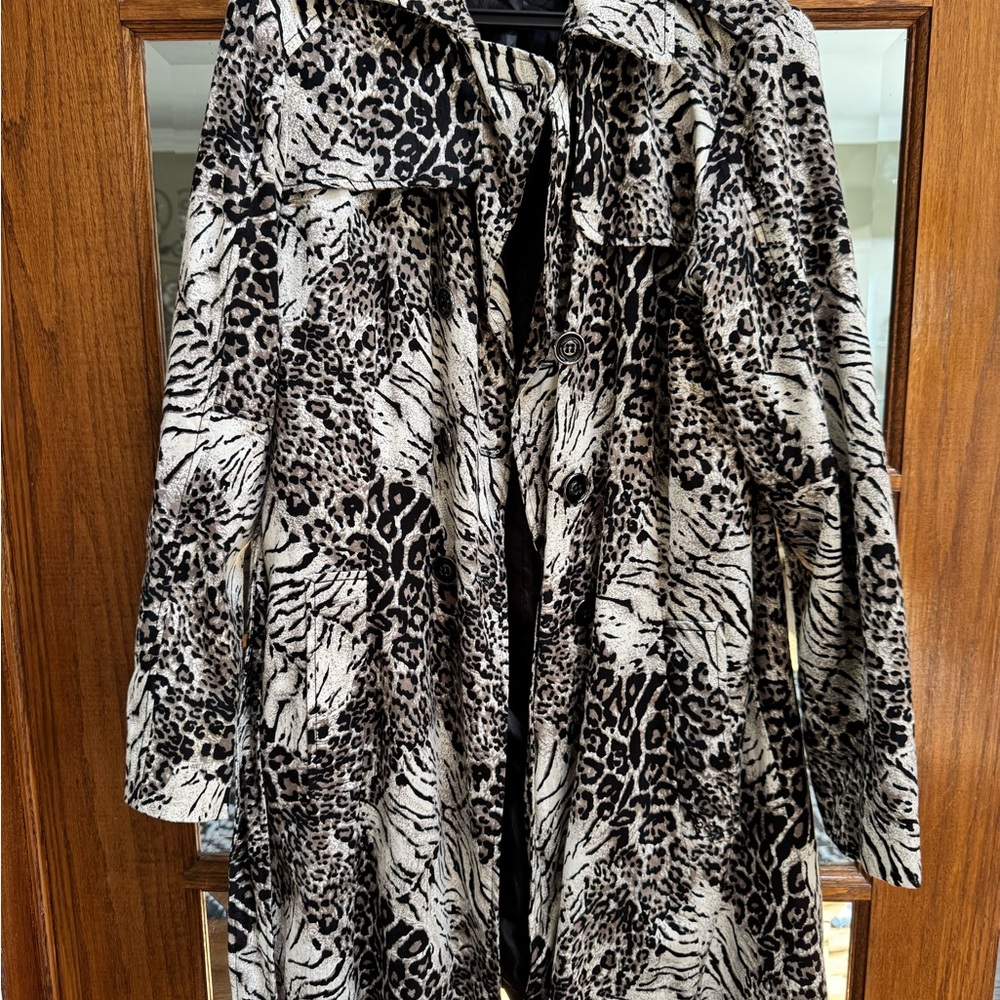 Leopard Print trenchcoat